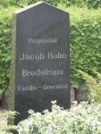 Jacob Holm Bredstrup's familiegravsted.JPG